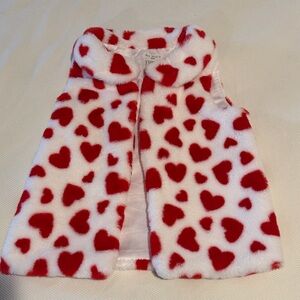 Max Studio Girls Red Heart White Fuzzy Vest Size L (10/12) Valentine’s Day
